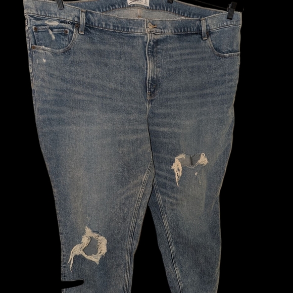 Abercrombie & Fitch High Rise Mom Jeans - Picture 2 of 3